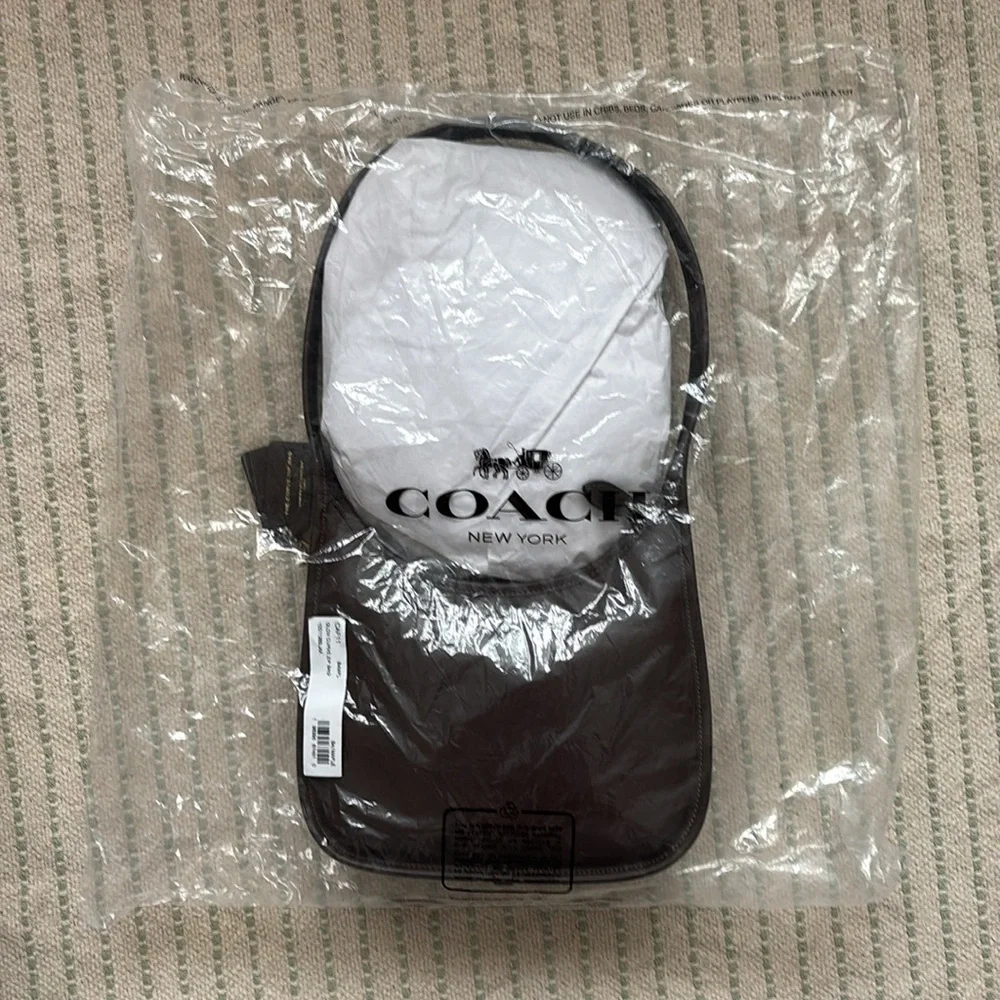 Coach Curve Zip Bag in Maple